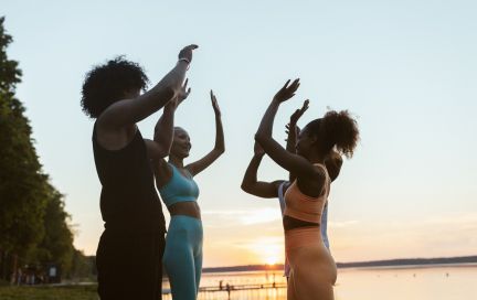 Почему совместные фитнес-тренировки с партнером эффективнее в 2 раза