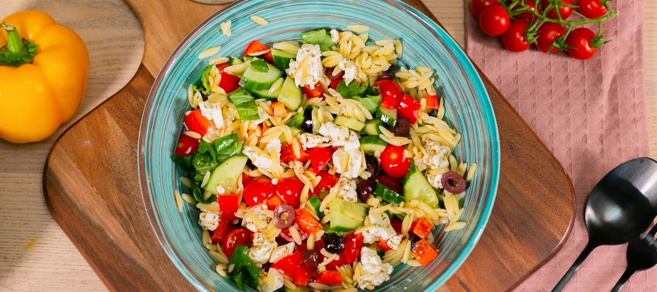 Салат из пасты орзо по-гречески