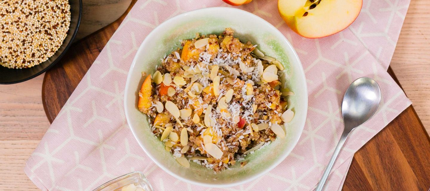 Киноа с яблоком и корицей