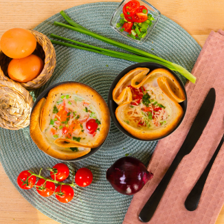 Запечённые куриные яйца в тортильи