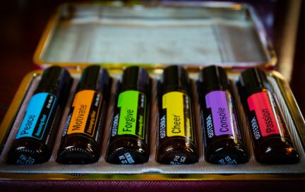 Эфирные масла, которые помогут коже засиять