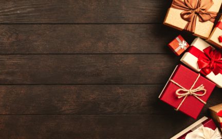 Раздаём подарки. Майская акция!