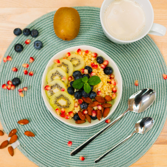 Каша из булгура на молоке с фруктами