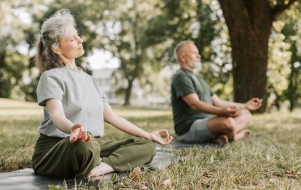 Утренняя зарядка для людей старше 50 лет: эффективные упражнения и полезные советы