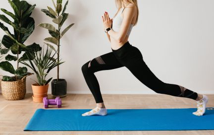 Болгарские выпады — техника выполнения, какие мышцы работают, с гантелями, со штангой, с гирей, на скамье