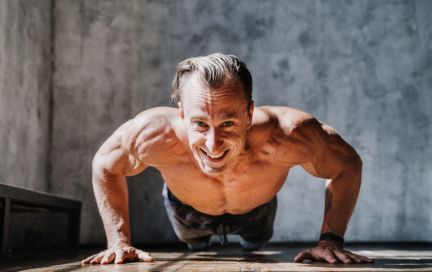 Самые эффективные виды отжиманий для грудных мышц и пресса