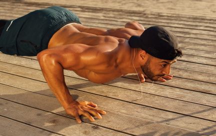 Как увеличить количество отжиманий — варианты упражнений и советы