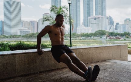 Обратные отжимания — техника выполнения и польза для здоровья