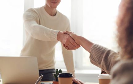 Как правильно отдыхать, чем заменить приседания, как накачать руки и спину в спортзале и как продвигаться в онлайне