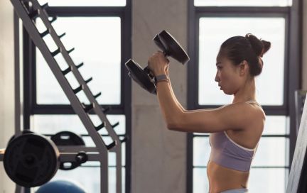 6 лучших упражнений на низ груди в домашних условиях