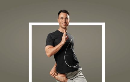 Продолжай заниматься хатха-йогой с Дмитрием Ковальчуком