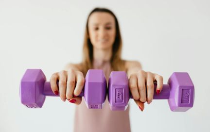 Как тренироваться зимой в зале, на улице или дома и сбросить вес после праздников