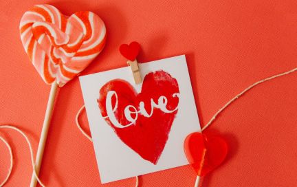 Что подарить на День всех влюблённых