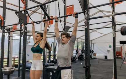 Лучшие упражнения на турнике на пресс и мышцы спины