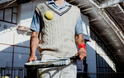 Упражнения с теннисным мячом