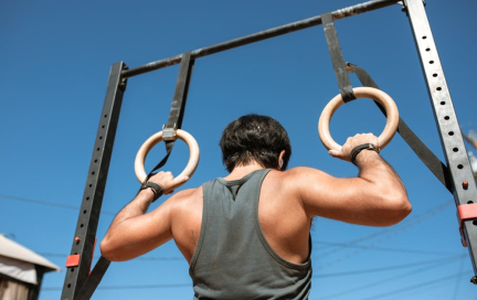 Подтягивания на кольцах. Как тренироваться начинающим
