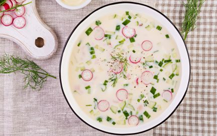 Всё об окрошке — лайфхаки, нюансы и лучшие рецепты освежающего летнего блюда