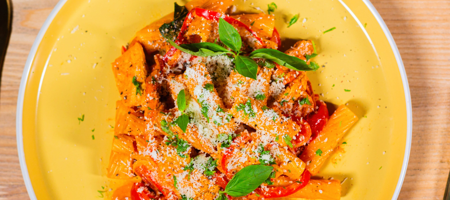 Сливочно-томатная паста с индейкой