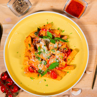 Сливочно-томатная паста с индейкой