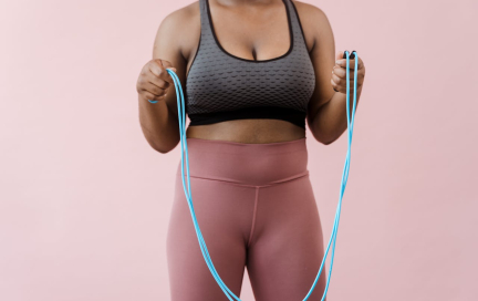 Как научиться правильно прыгать на скакалке, чтобы не навредить здоровью