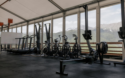 Сведение ног в тренажёре — совершенствуем форму ног и убираем дряблость внутренней стороны бёдер