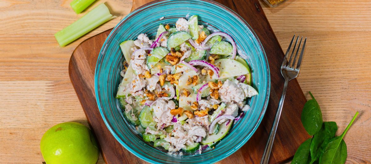 Салат "Уолдорф" с курицей