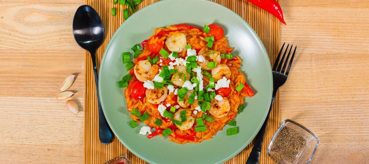 Томатное орзо с креветками