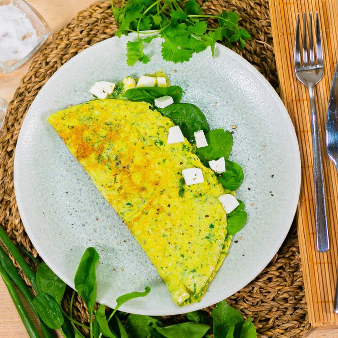 Зелёный омлет со шпинатом и травами
