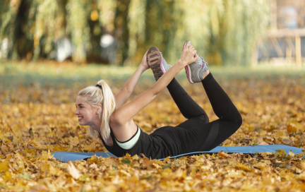 Одно из лучших упражнений для спины: стать суперменом оказывается просто!