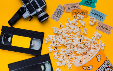 Что посмотреть и чем похрустеть на новогодних каникулах: выбираем кино и ПП-закуски