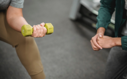 Силовые упражнения в домашних условиях — правила выполнения и программа тренировки
