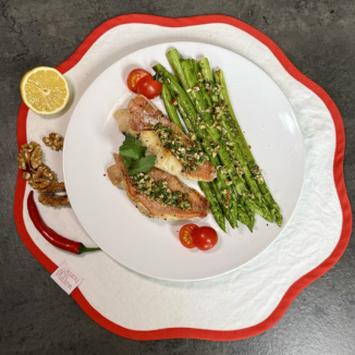 Спаржа по-грузински с белой рыбой