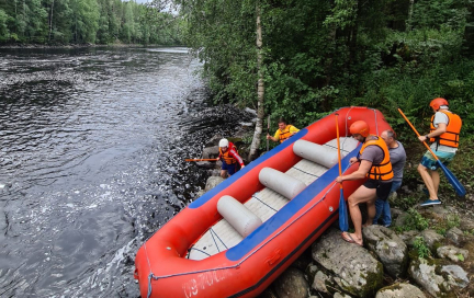 Рафтинг: как новичку подготовиться к безопасному сплаву и получить море адреналина