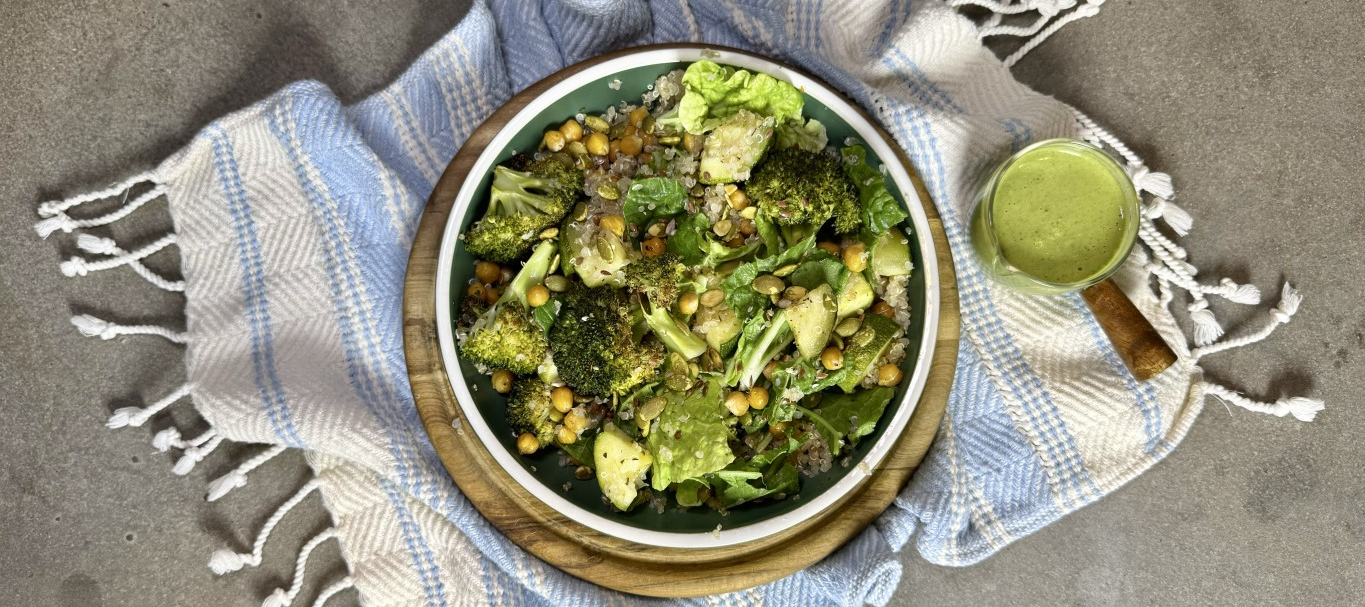 Салат с брокколи и кабачком