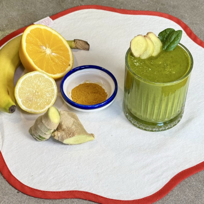 Смузи с имбирем и куркумой