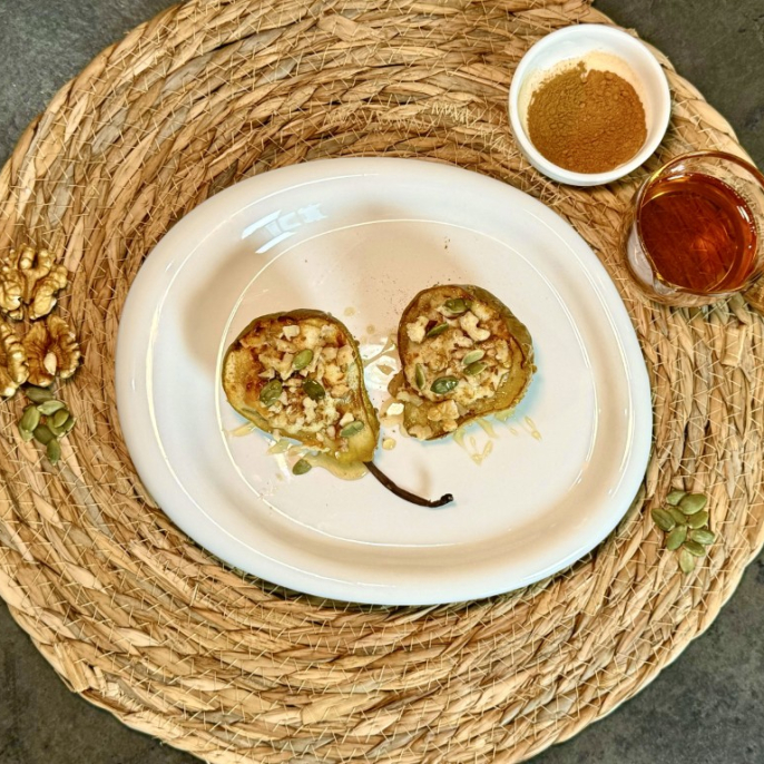 Груша с рикоттой и орехами в аэрогриле