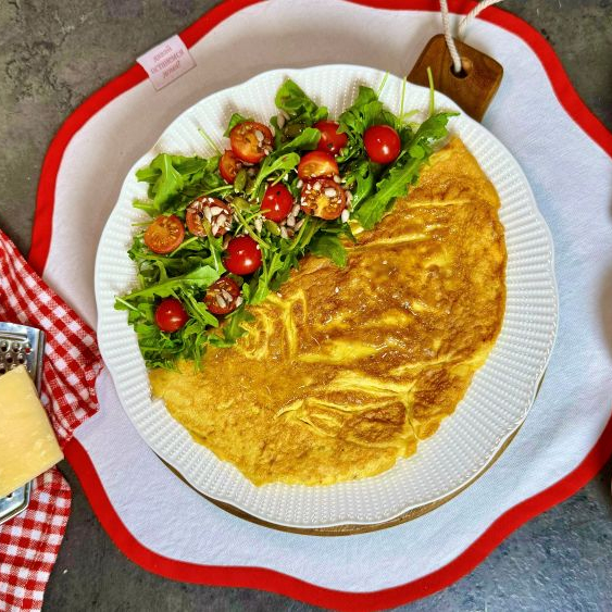 Французский омлет с ветчиной и сыром